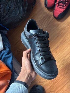 Alexander McQueen Black Leather Low-Top Sneakers